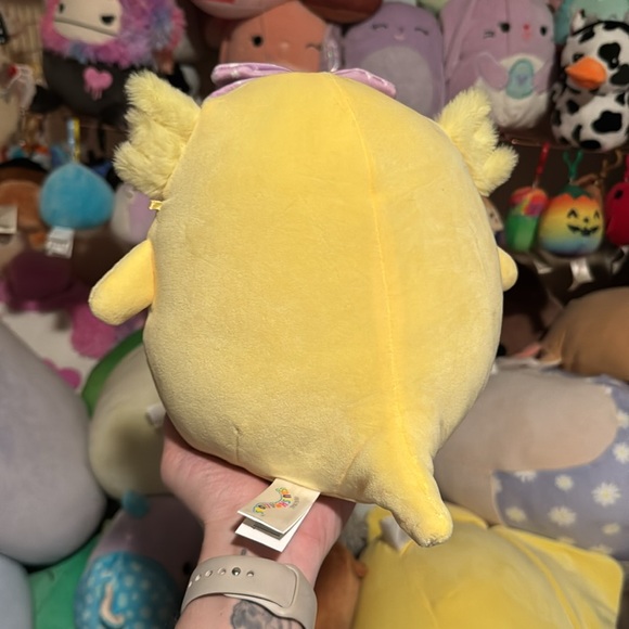 Treyton the Axolotl squishmallow NWT with sunflower - Picture 5 of 8